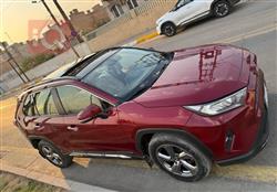 تۆیۆتا ڕاڤ 4